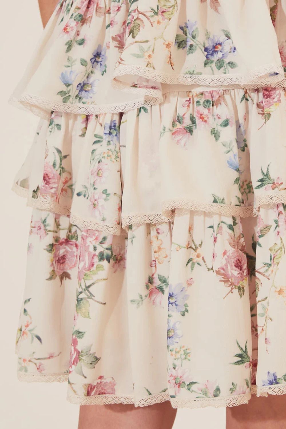 Saia Curta Flora - AMISSIMA